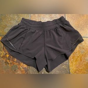 Lululemon Black Hotty Hot Low-Rise Lined Shorts 2.5” size 6